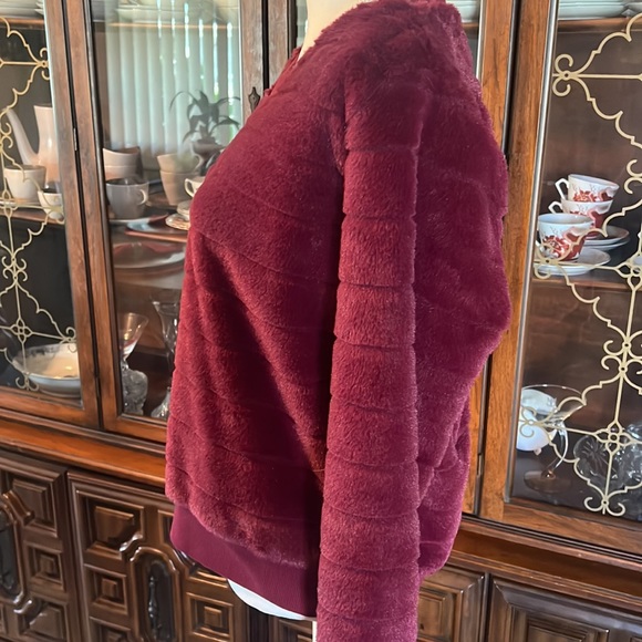 Sweater WARM FUZZIES Fluffy Comfortable Soft Burgundy Long Sleeves - Picture 3 of 7